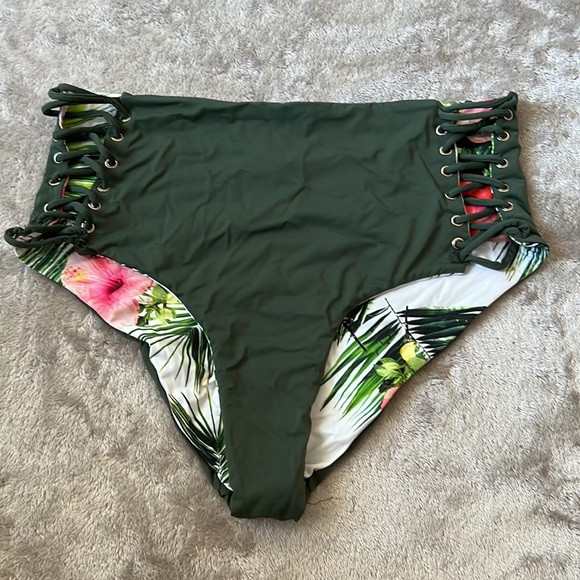 reversible bikini high rise bottoms - Picture 3 of 4